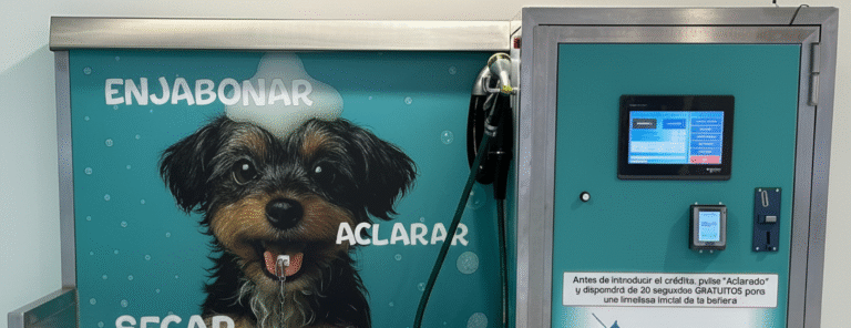Máquina de autolavado para perros y gatos en Spaperros Roda de Berà